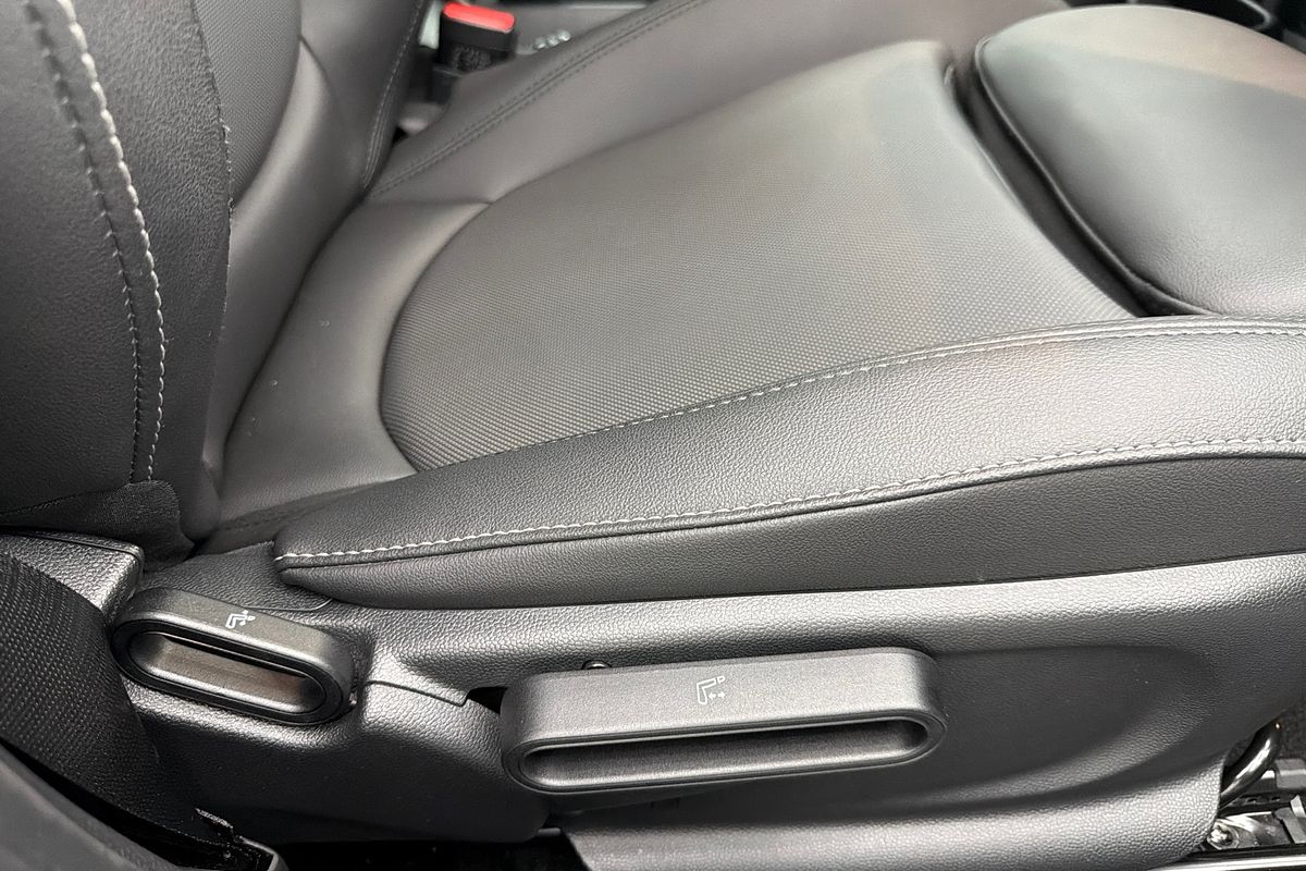 2023 MINI Hatch Cooper Classic F55 LCI-2