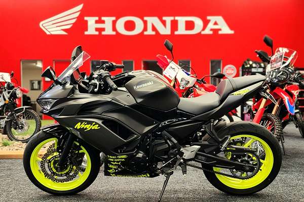 2023 Kawasaki EX650 NINJA