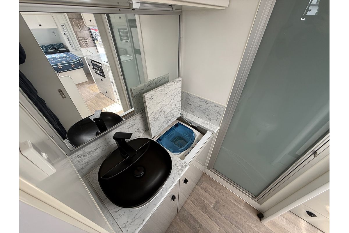 2020 River Caravans Diamantina CARAVAN