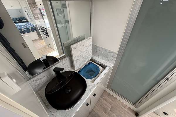 2020 River Caravans Diamantina CARAVAN