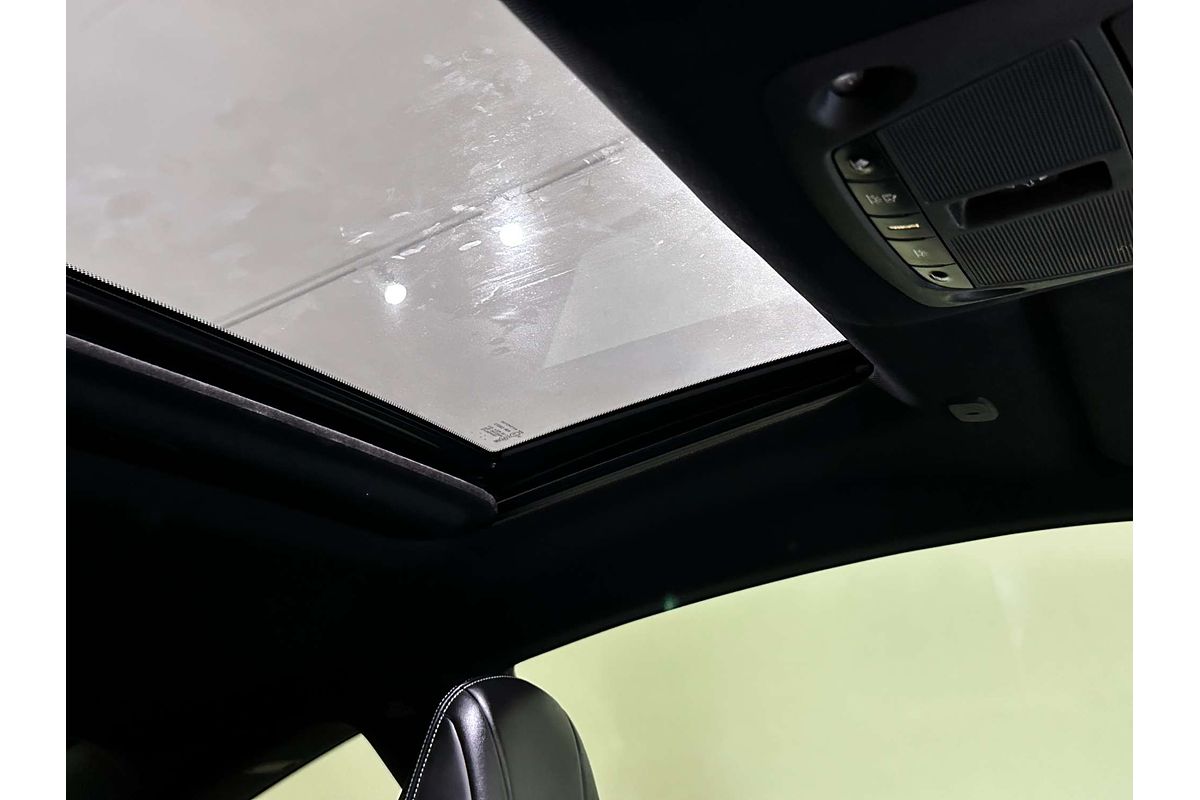 2017 INFINITI Q60 Red Sport V37