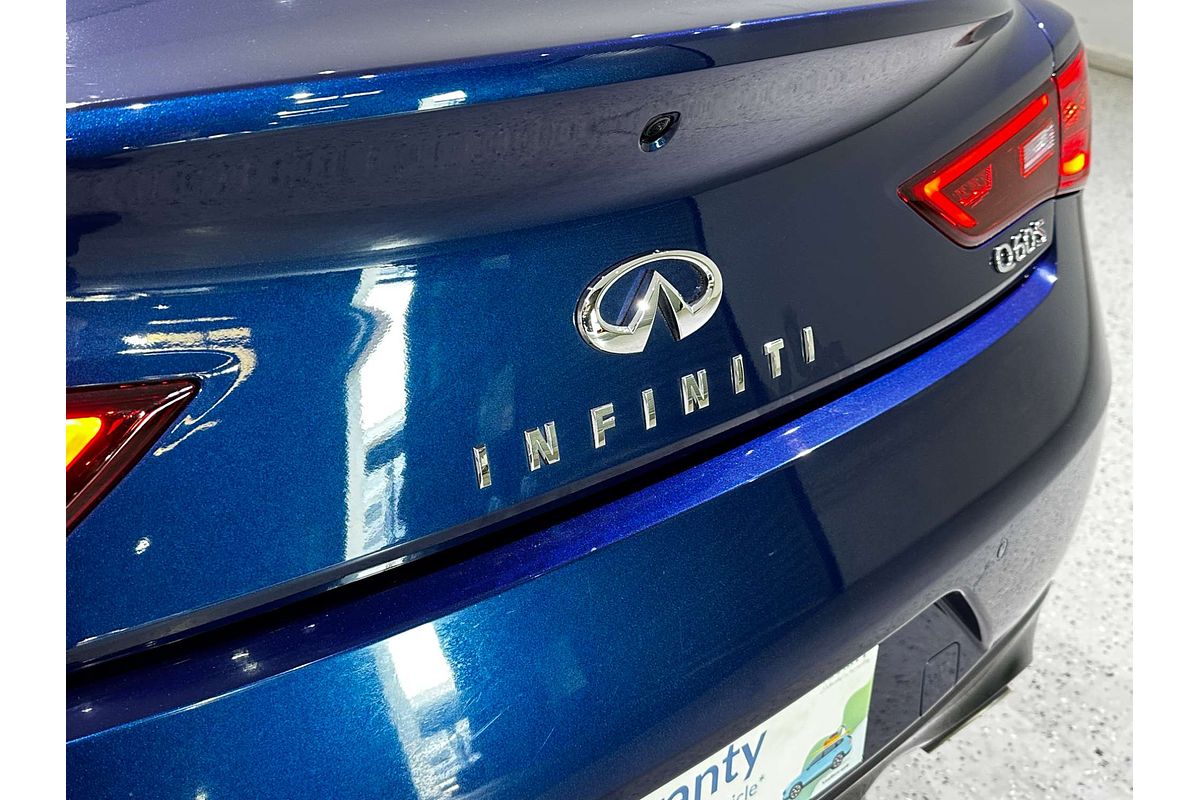 2017 INFINITI Q60 Red Sport V37