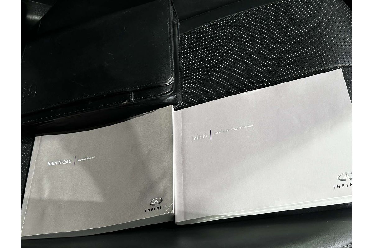 2017 INFINITI Q60 Red Sport V37