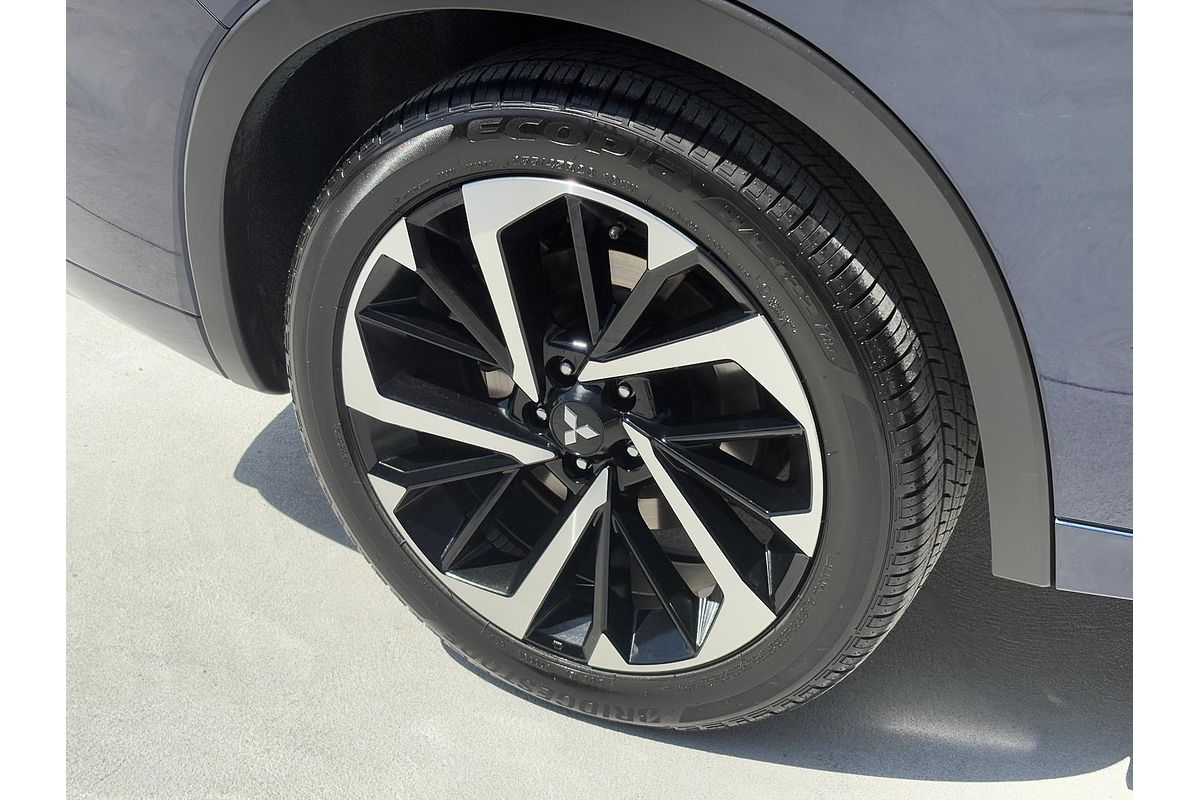 2023 Mitsubishi Outlander Exceed ZM