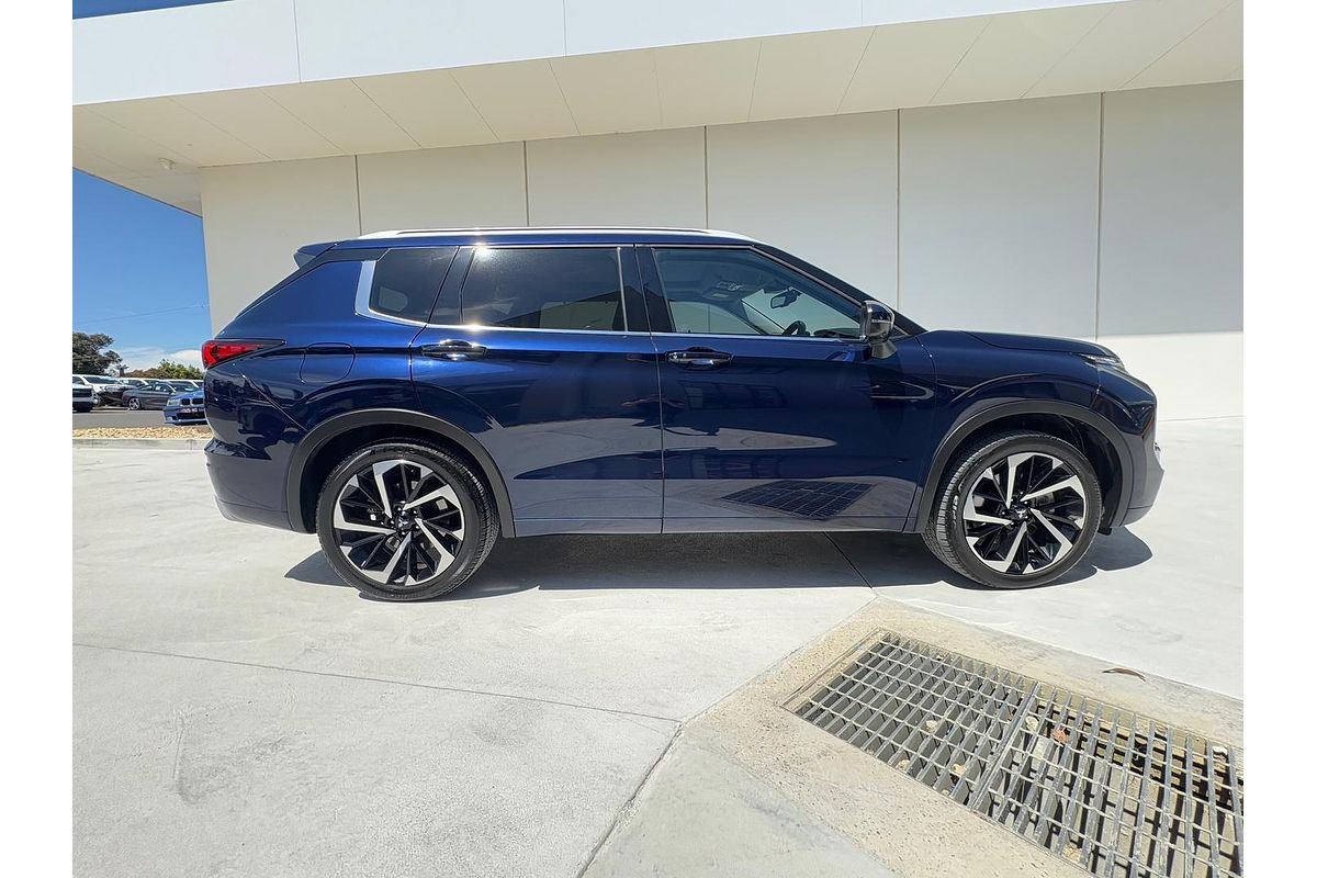 2023 Mitsubishi Outlander Exceed ZM