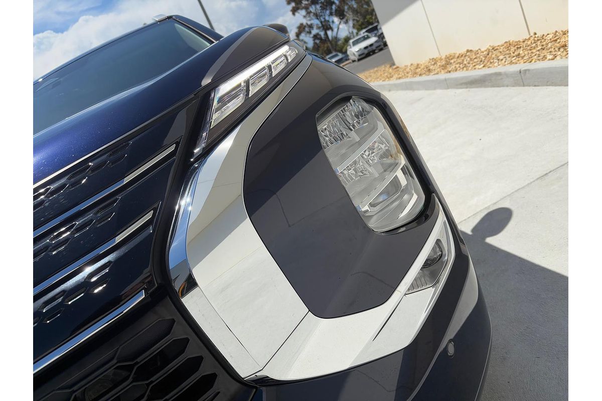 2023 Mitsubishi Outlander Exceed ZM