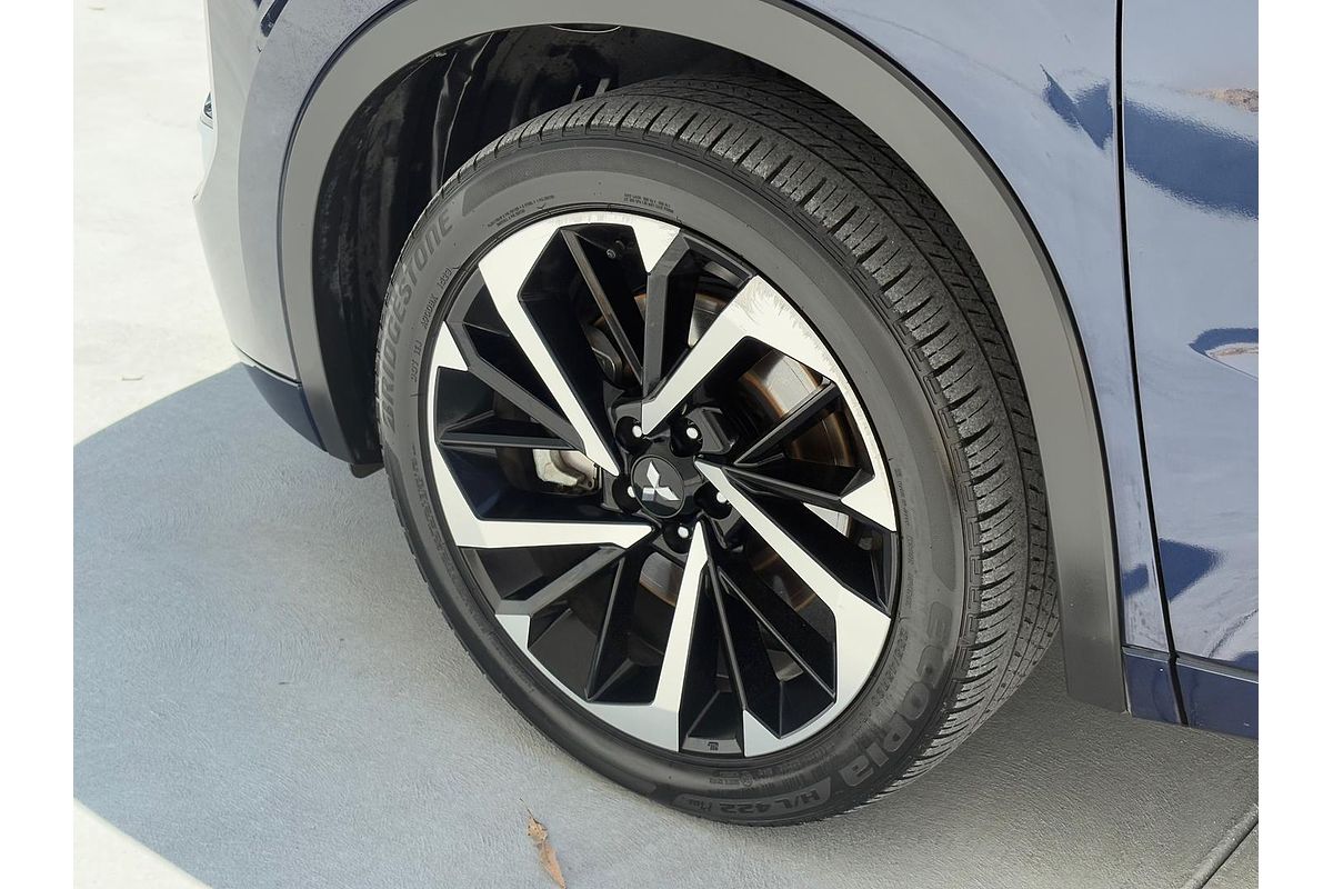 2023 Mitsubishi Outlander Exceed ZM