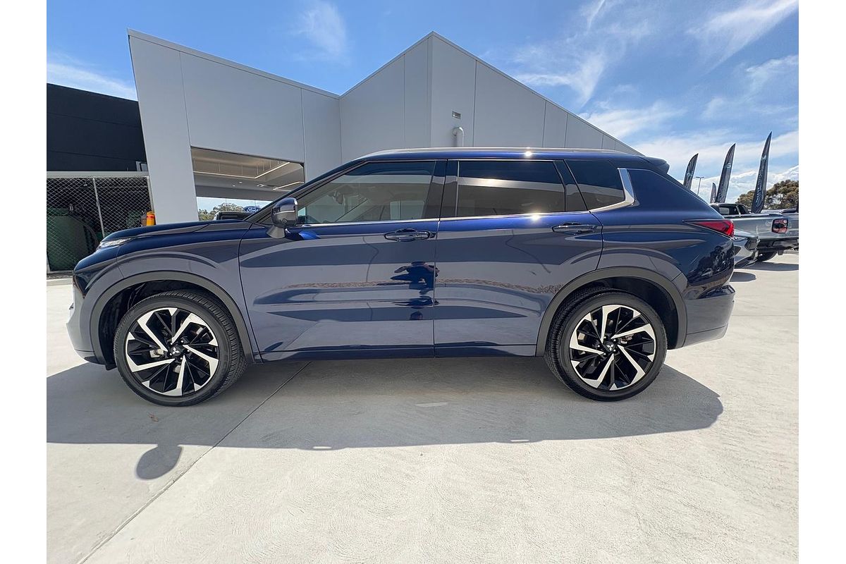 2023 Mitsubishi Outlander Exceed ZM