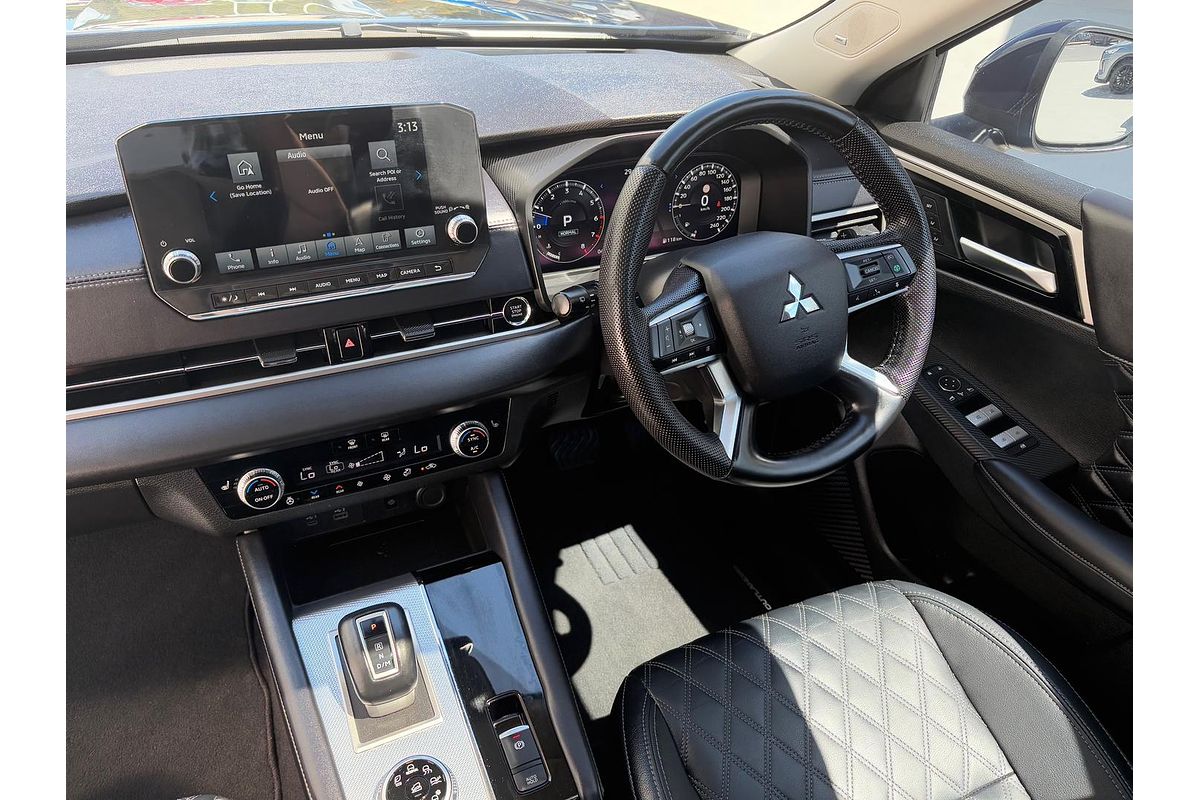 2023 Mitsubishi Outlander Exceed ZM