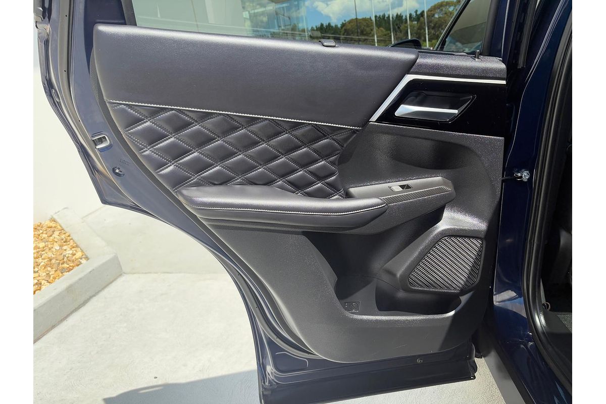 2023 Mitsubishi Outlander Exceed ZM