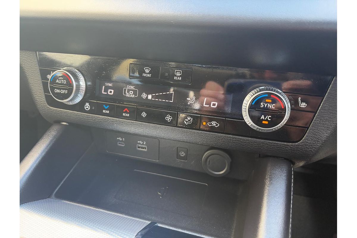 2023 Mitsubishi Outlander Exceed ZM