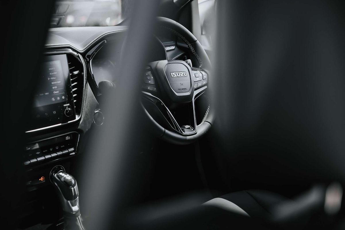 2025 Isuzu D-MAX BLADE  4X4