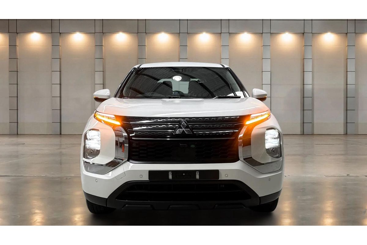 2024 Mitsubishi Outlander ES ZM