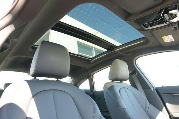 2023 BMW 2 Series 220i M Sport F44