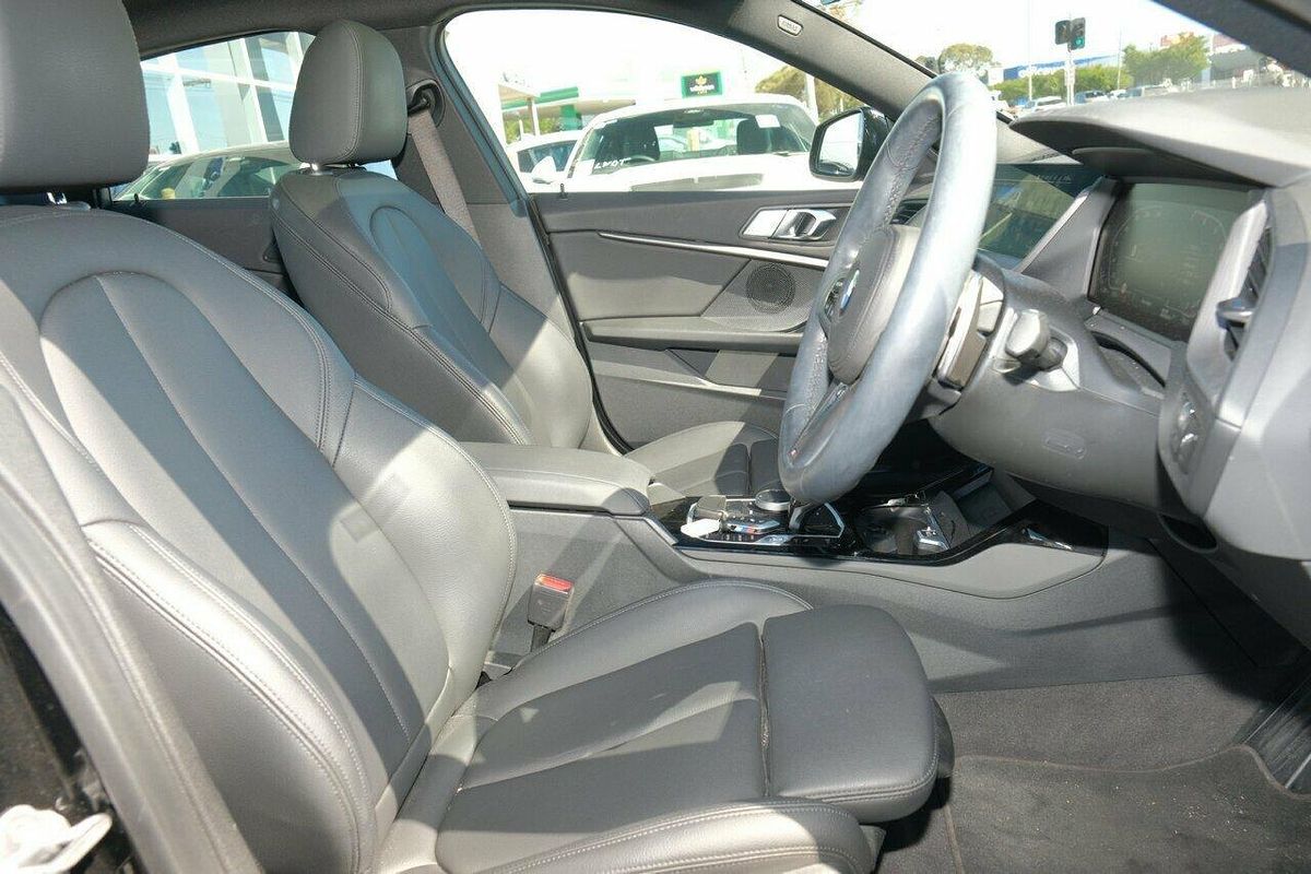 2023 BMW 2 Series 220i M Sport F44