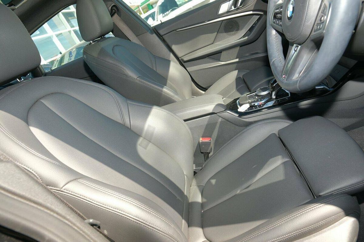 2023 BMW 2 Series 220i M Sport F44