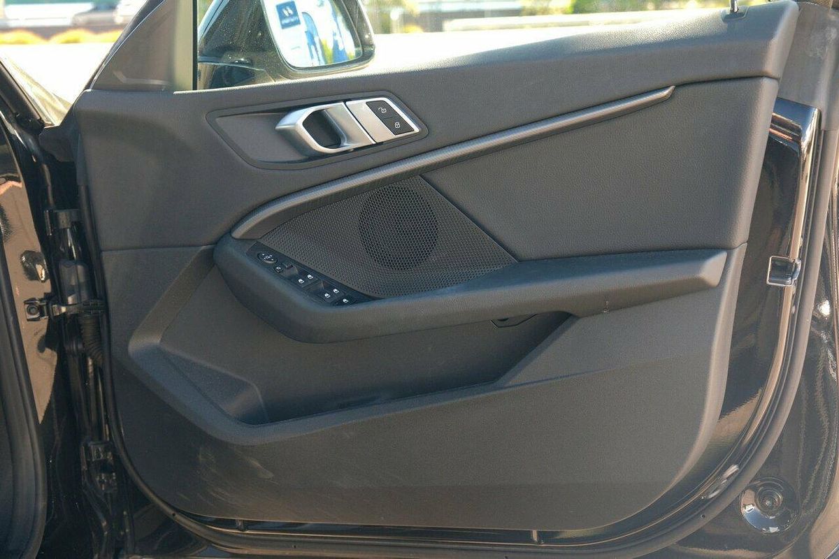 2023 BMW 2 Series 220i M Sport F44