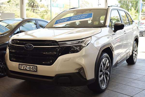 2025 Subaru Forester Hybrid Touring S6