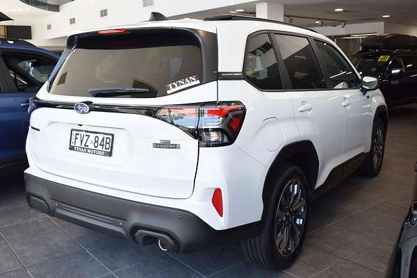 2025 Subaru Forester Hybrid Touring S6