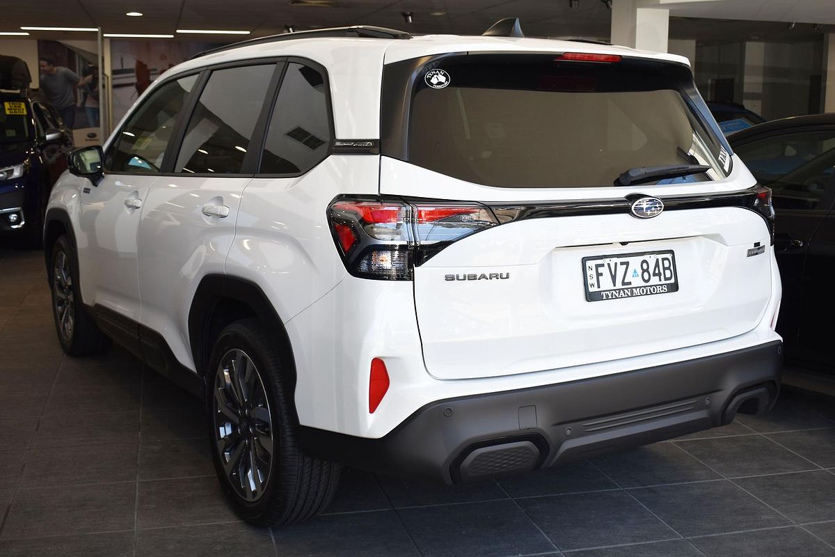 2025 Subaru Forester Hybrid Touring S6