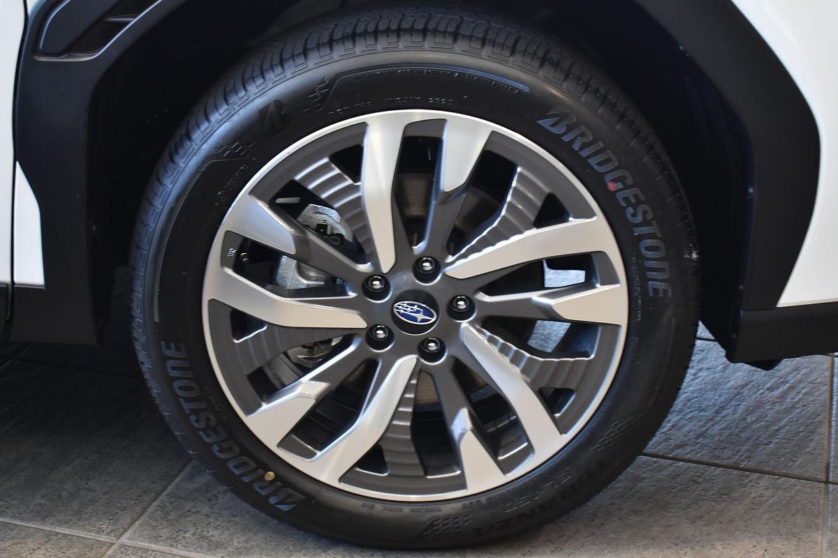 2025 Subaru Forester Hybrid Touring S6