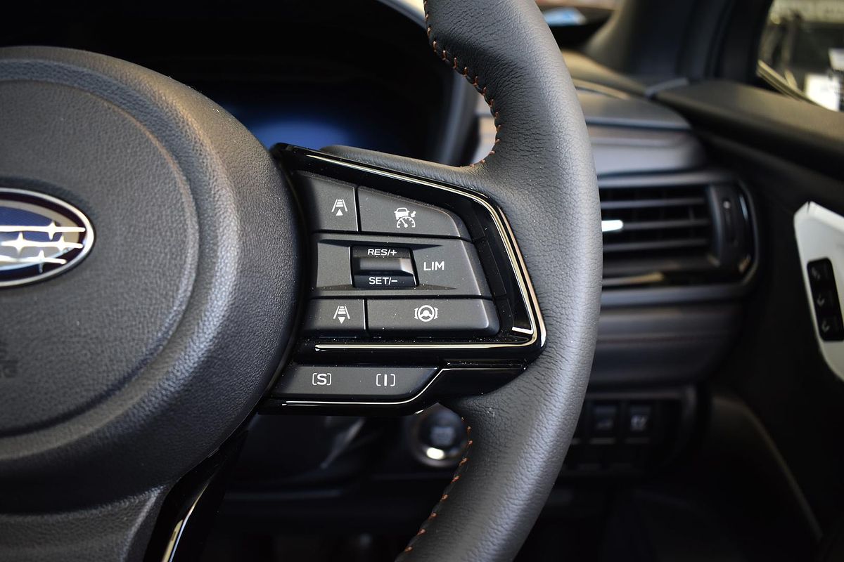 2025 Subaru Forester Hybrid Touring S6