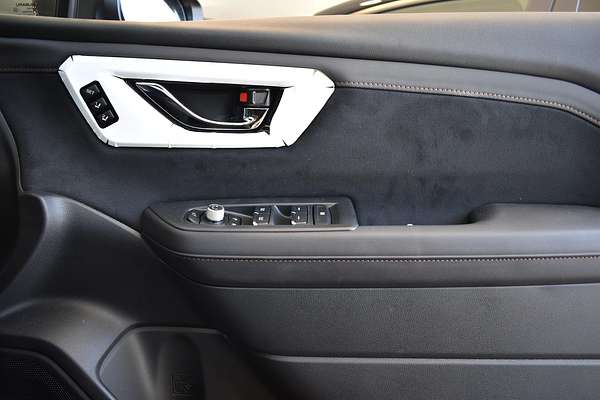 2025 Subaru Forester Hybrid Touring S6