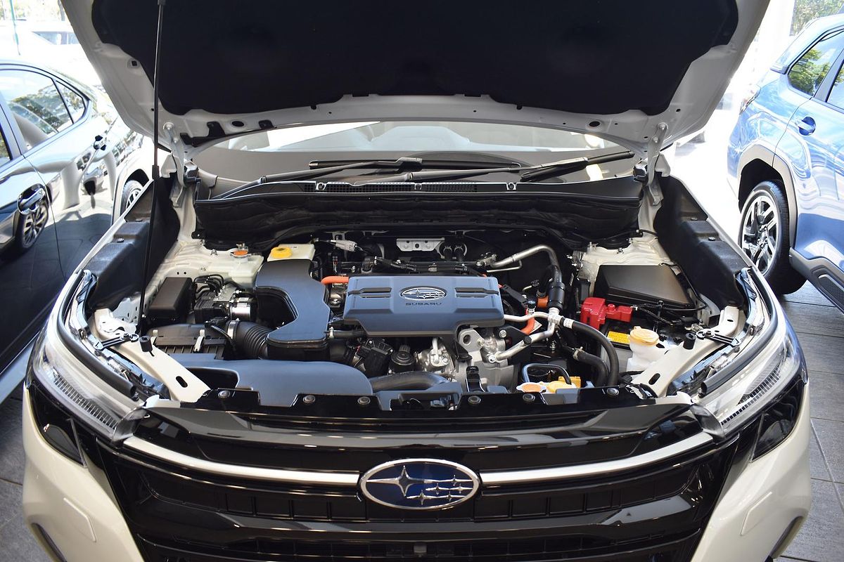 2025 Subaru Forester Hybrid Touring S6