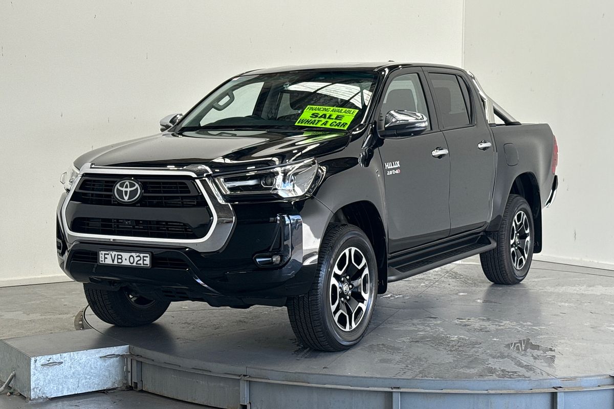2023 Toyota Hilux SR5 + PREMIUM INTERIOR (4x4) GUN126R 4X4
