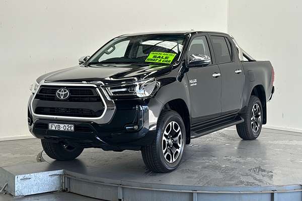 2023 Toyota Hilux SR5 + PREMIUM INTERIOR (4x4) GUN126R 4X4
