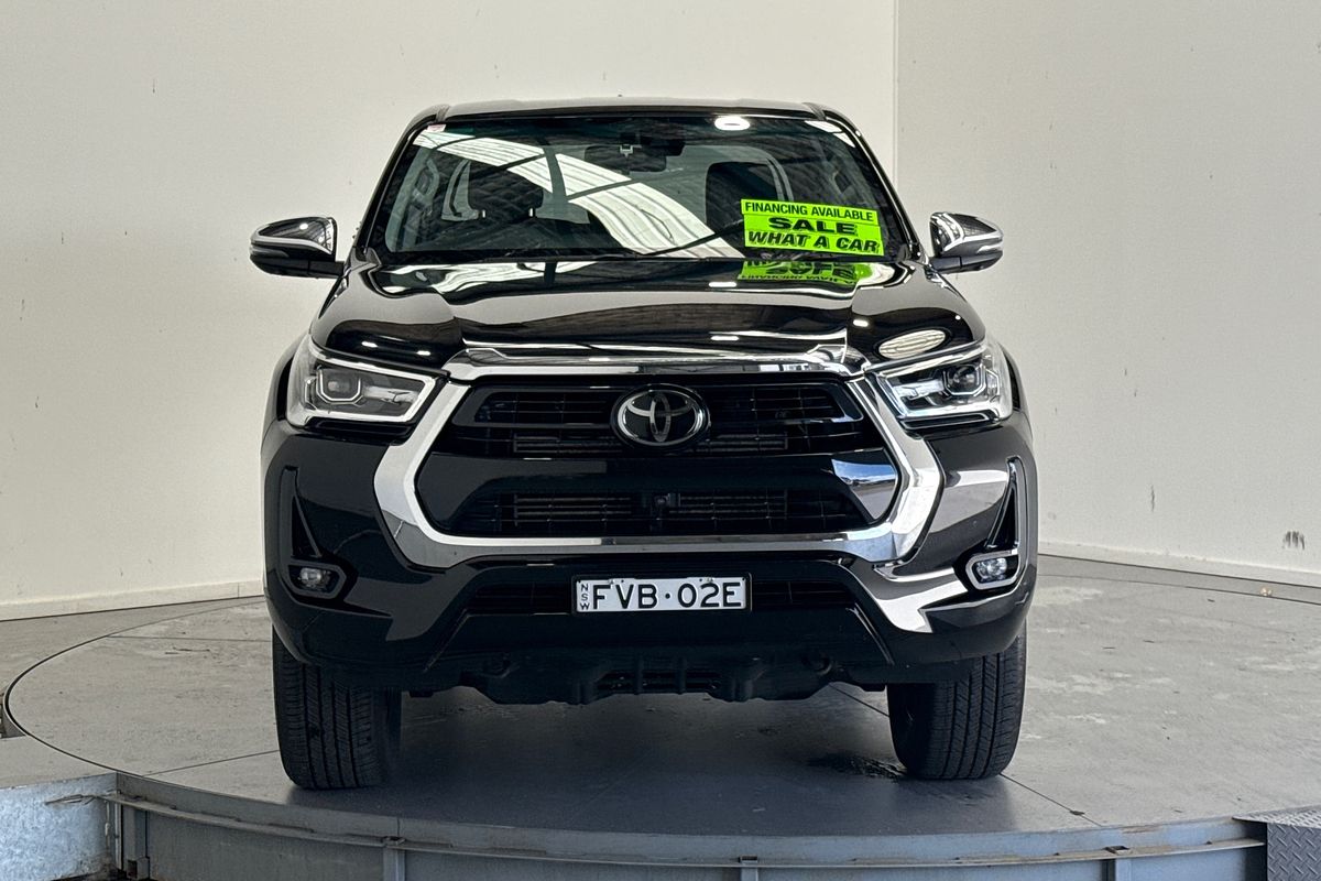 2023 Toyota Hilux SR5 + PREMIUM INTERIOR (4x4) GUN126R 4X4