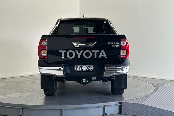 2023 Toyota Hilux SR5 + PREMIUM INTERIOR (4x4) GUN126R 4X4