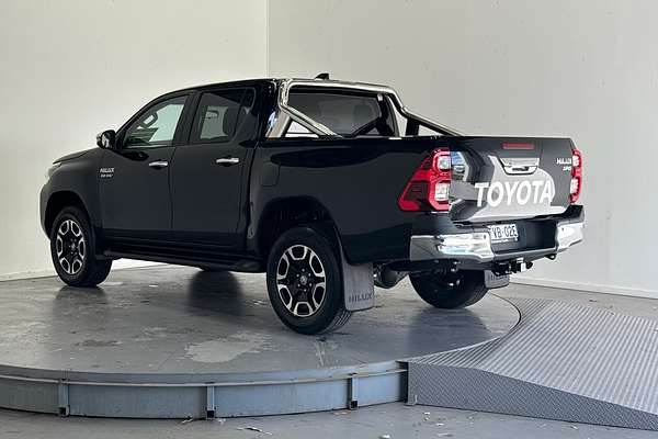 2023 Toyota Hilux SR5 + PREMIUM INTERIOR (4x4) GUN126R 4X4