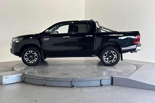 2023 Toyota Hilux SR5 + PREMIUM INTERIOR (4x4) GUN126R 4X4