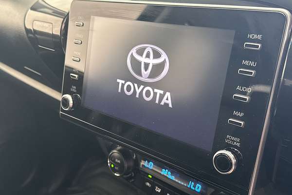 2023 Toyota Hilux SR5 + PREMIUM INTERIOR (4x4) GUN126R 4X4