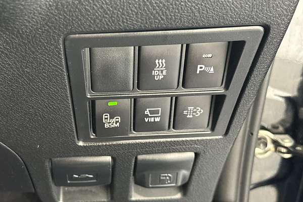 2023 Toyota Hilux SR5 + PREMIUM INTERIOR (4x4) GUN126R 4X4