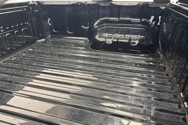 2023 Toyota Hilux SR5 + PREMIUM INTERIOR (4x4) GUN126R 4X4