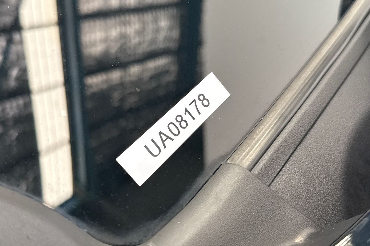 2023 Toyota Hilux SR5 + PREMIUM INTERIOR (4x4) GUN126R 4X4