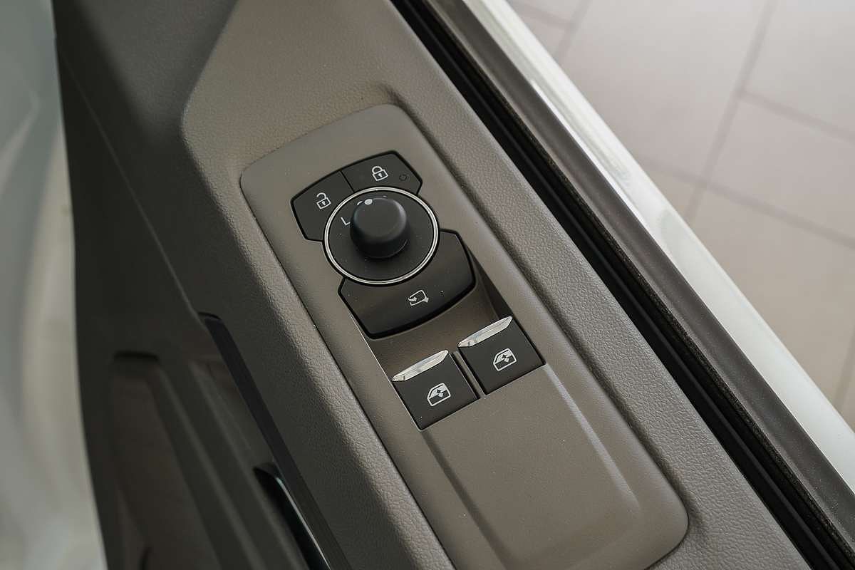 2025 Volkswagen Transporter TDI 125kW NSN LWB Low Roof