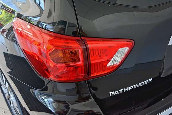 2018 Nissan Pathfinder ST-L R52 Series II