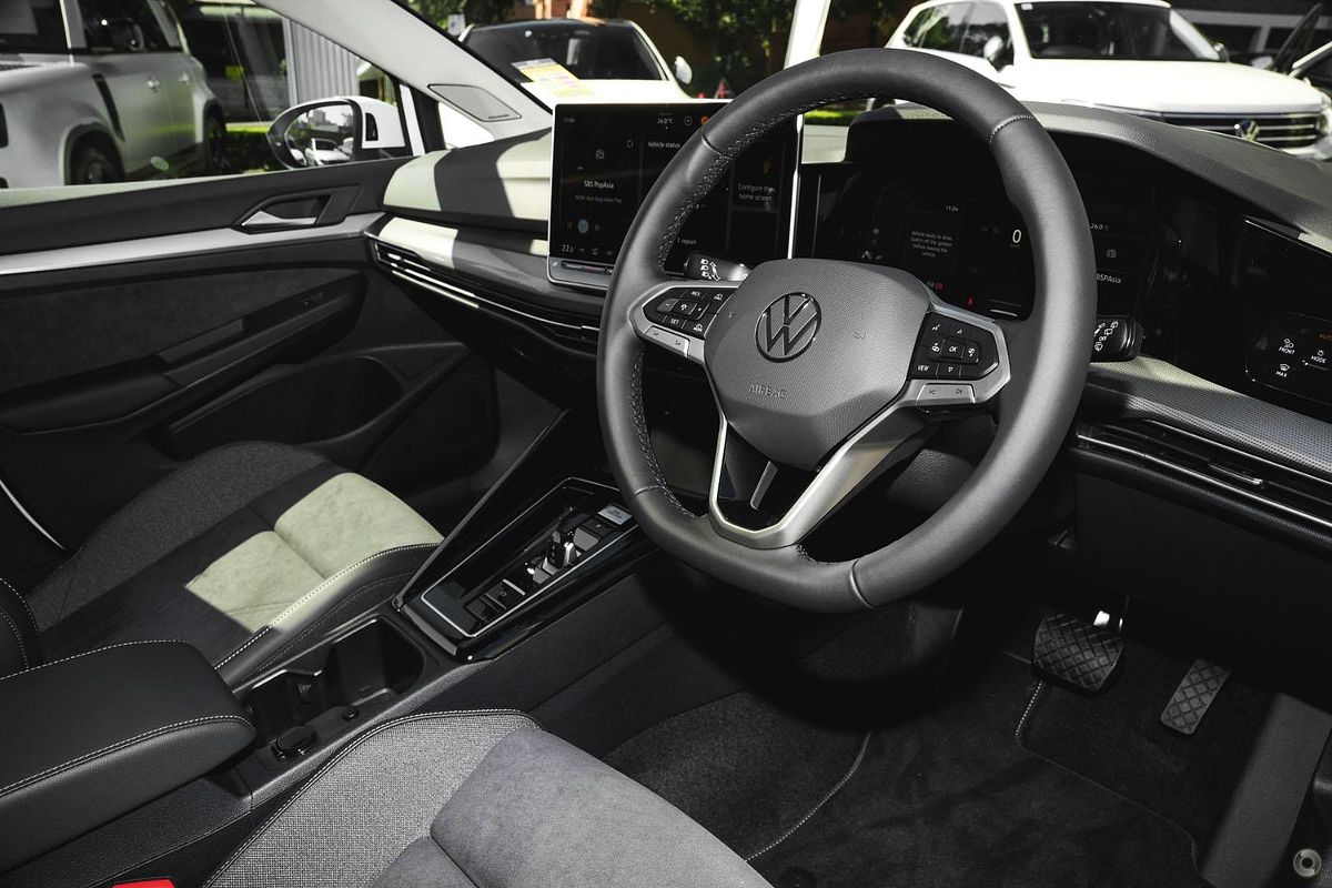 2025 Volkswagen Golf 110TSI Style 8.5