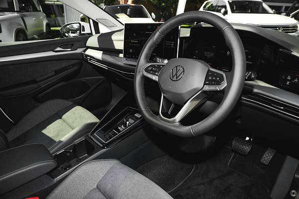 2025 Volkswagen Golf 110TSI Style 8.5