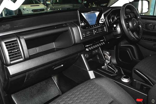 2025 Mitsubishi Triton GLX MV 4X4