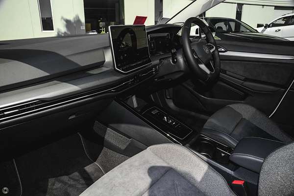 2025 Volkswagen Golf 110TSI Style 8.5