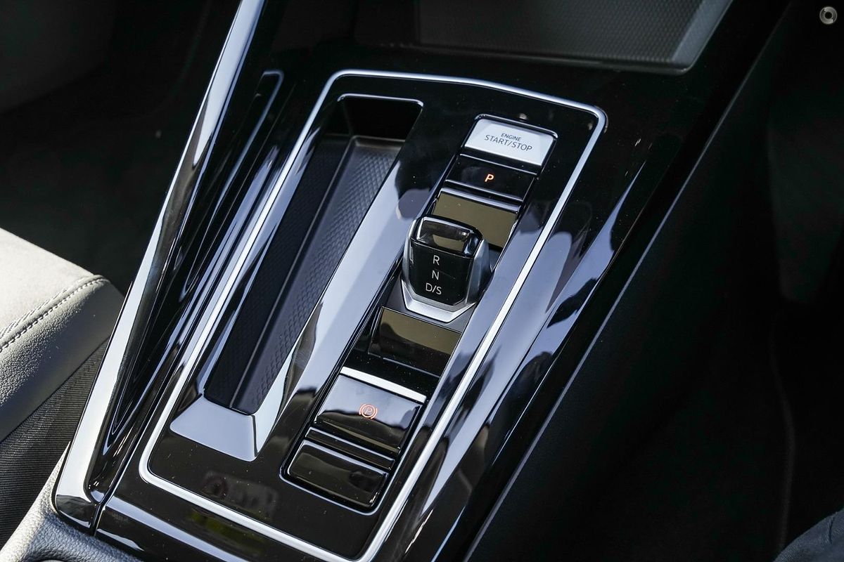 2025 Volkswagen Golf 110TSI Style 8.5