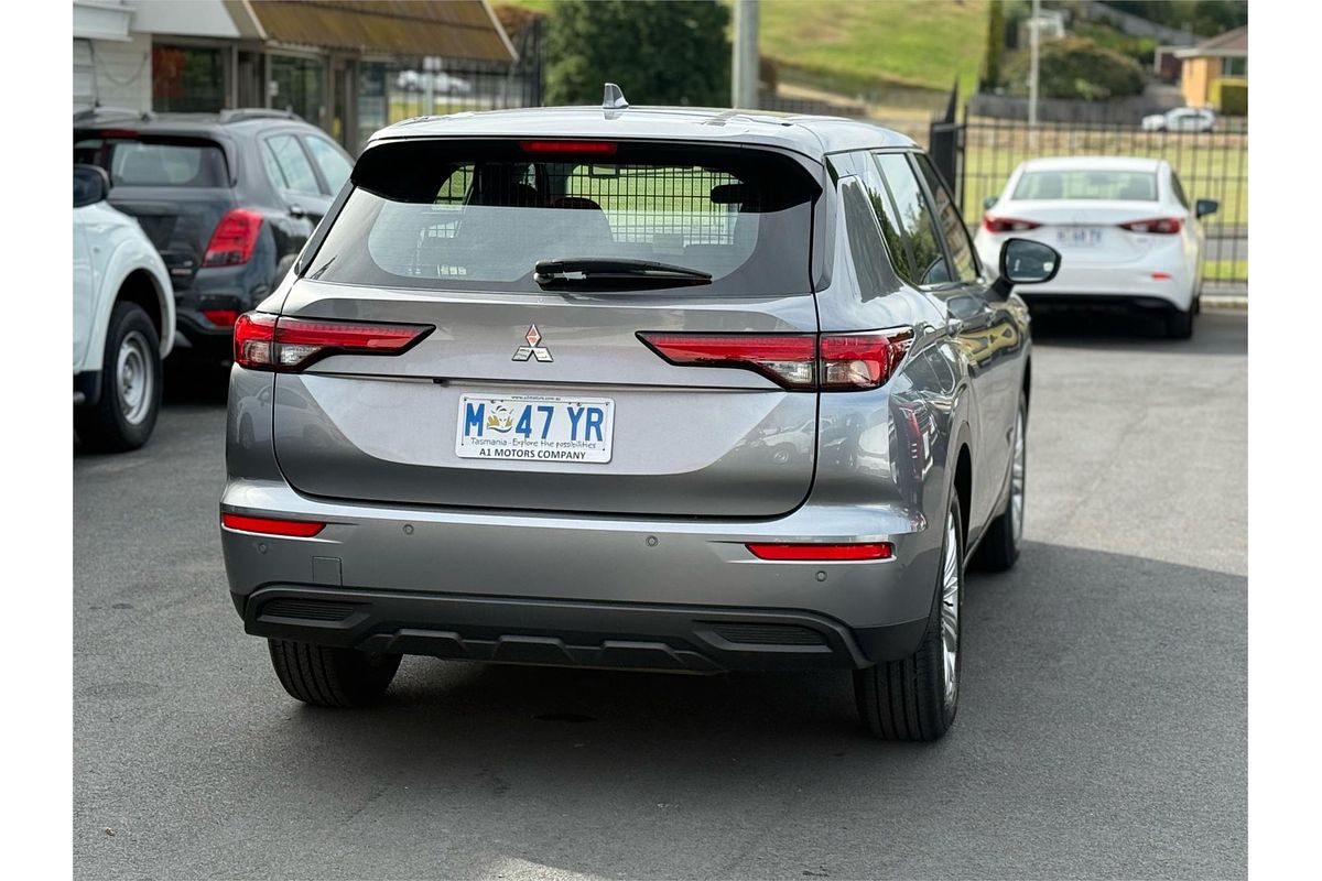 2022 Mitsubishi Outlander ES ZM