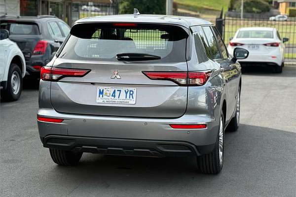 2022 Mitsubishi Outlander ES ZM