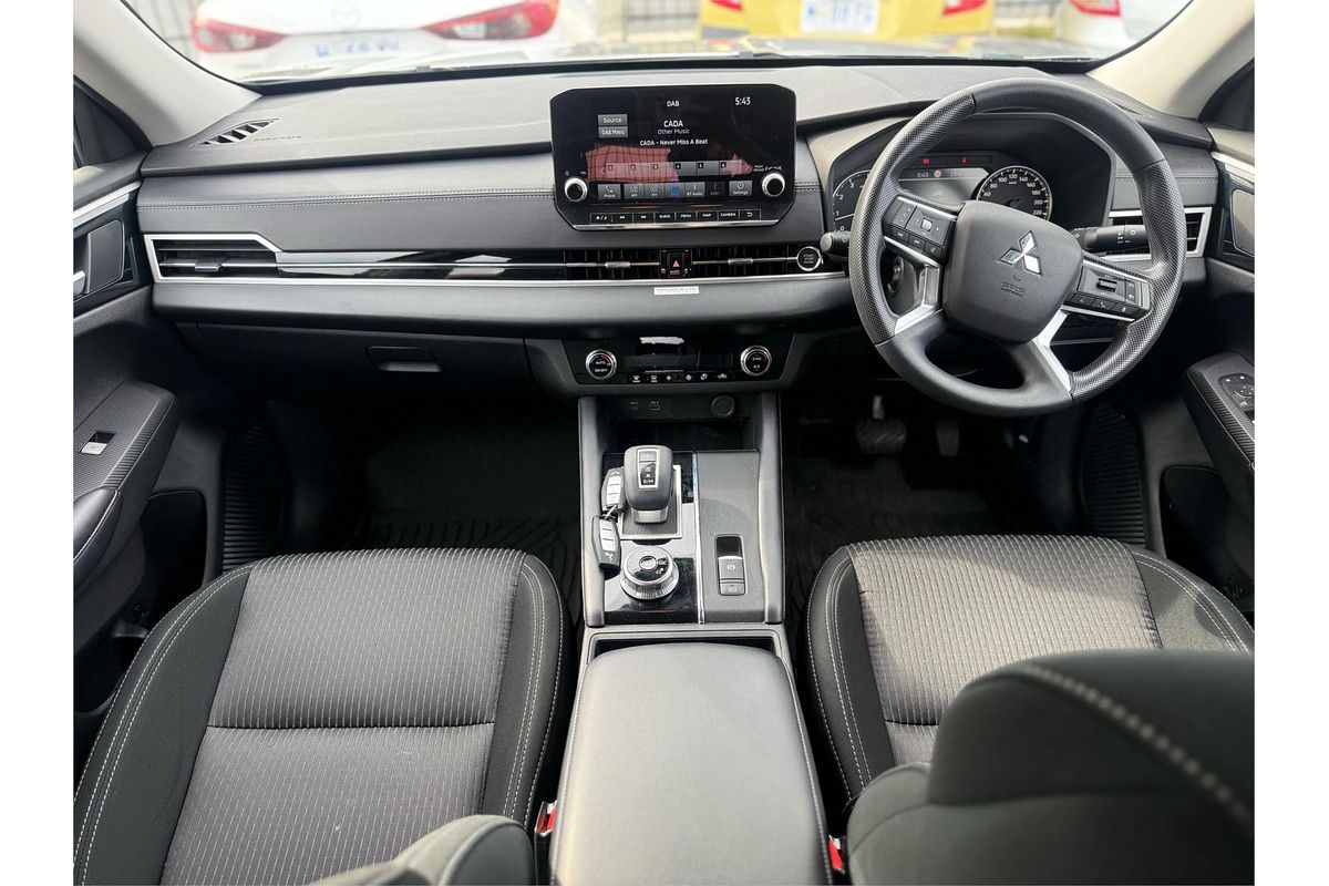 2022 Mitsubishi Outlander ES ZM