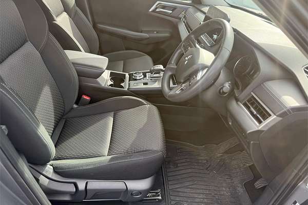 2022 Mitsubishi Outlander ES ZM