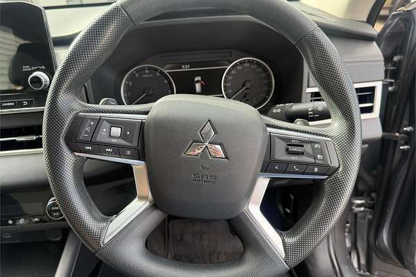 2022 Mitsubishi Outlander ES ZM